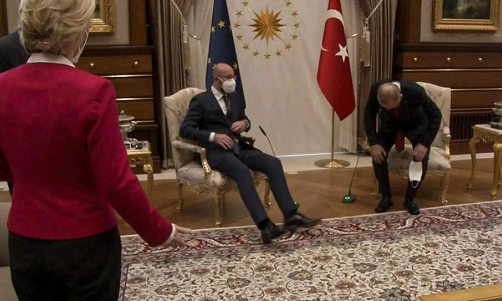 Η Φον ντερ Λάιεν μιλάει για την "απαξίωση" Σαρλ Μισέλ- Ερντογάν!